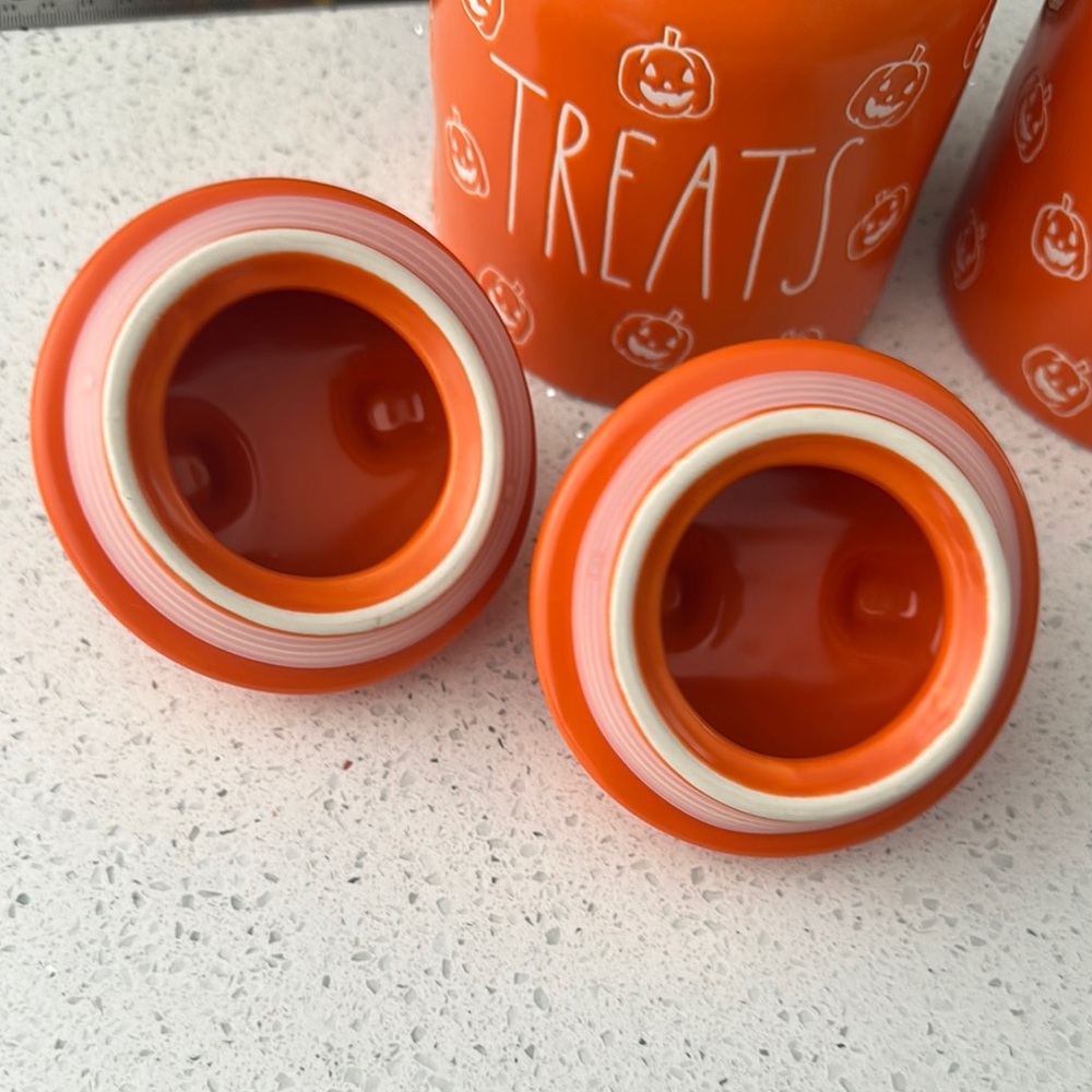 Rae Dunn Canister w/lid • TREATS (NWOT) - Picture 9 of 10